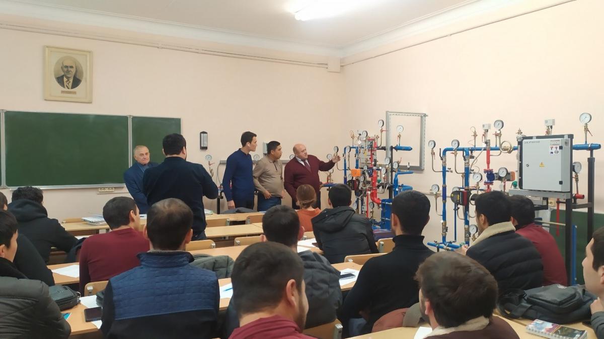 В ходе стажировки Маматисаев Гиёсиддин и Абдулхаев Зохиджон посетили группы студентов из Узбекистана, обучающихся в БНТУ